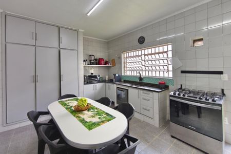 Casa para alugar com 190m², 5 quartos e 4 vagas Casa para alugar com 190m², 5 quartos e 4 vagasCozinha