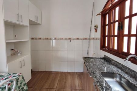 Casa para alugar com 190m², 5 quartos e 4 vagas Casa para alugar com 190m², 5 quartos e 4 vagasCasa 2 - Cozinha