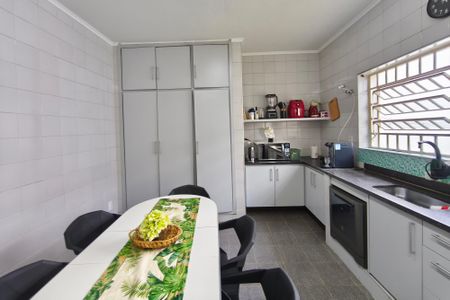 Casa para alugar com 190m², 5 quartos e 4 vagas Casa para alugar com 190m², 5 quartos e 4 vagasCozinha