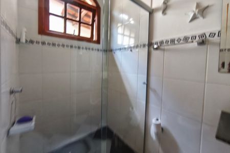 Casa para alugar com 190m², 5 quartos e 4 vagas Casa para alugar com 190m², 5 quartos e 4 vagasBanheiro Suíte 2