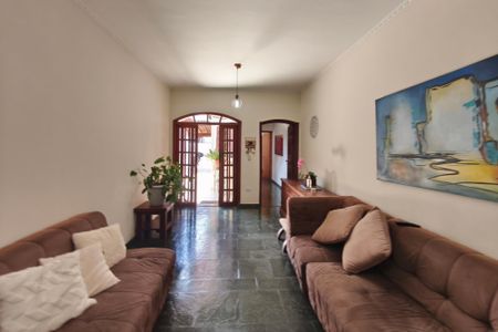 Casa para alugar com 190m², 5 quartos e 4 vagas Casa para alugar com 190m², 5 quartos e 4 vagasSala de Estar