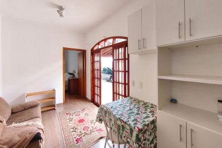 Casa para alugar com 190m², 5 quartos e 4 vagas Casa para alugar com 190m², 5 quartos e 4 vagasCasa 2 - Cozinha