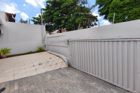 Casa para alugar com 190m², 5 quartos e 4 vagas Casa para alugar com 190m², 5 quartos e 4 vagasQuintal - Garagem