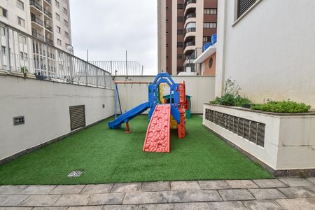 Apartamento à venda com 174m², 4 quartos e 4 vagas Apartamento à venda com 174m², 4 quartos e 4 vagasÁrea comum - Playground