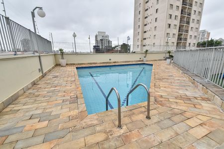 Apartamento à venda com 174m², 4 quartos e 4 vagas Apartamento à venda com 174m², 4 quartos e 4 vagasÁrea comum - Piscina
