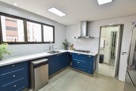 Apartamento à venda com 174m², 4 quartos e 4 vagas Apartamento à venda com 174m², 4 quartos e 4 vagasCozinha