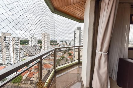Apartamento à venda com 174m², 4 quartos e 4 vagas Apartamento à venda com 174m², 4 quartos e 4 vagasVaranda da sala