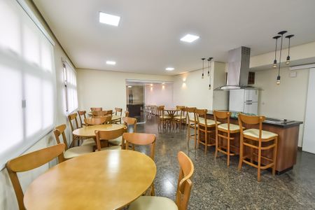 Apartamento à venda com 174m², 4 quartos e 4 vagas Apartamento à venda com 174m², 4 quartos e 4 vagasÁrea comum - Salão de festas