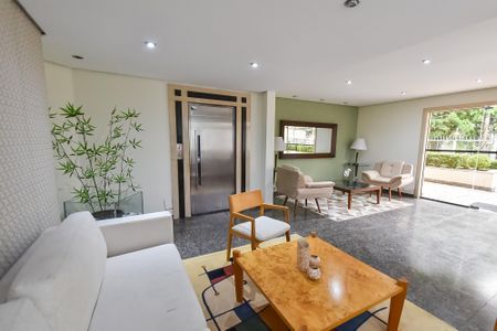 Apartamento à venda com 174m², 4 quartos e 4 vagas Apartamento à venda com 174m², 4 quartos e 4 vagasHall de entrada