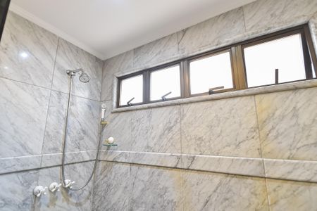 Apartamento à venda com 174m², 4 quartos e 4 vagas Apartamento à venda com 174m², 4 quartos e 4 vagasBanheiro da suíte 1