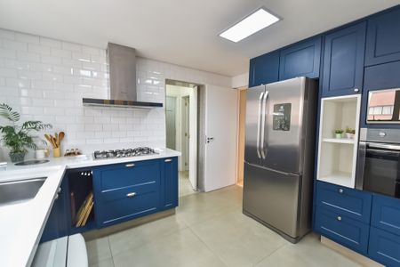 Apartamento à venda com 174m², 4 quartos e 4 vagas Apartamento à venda com 174m², 4 quartos e 4 vagasCozinha