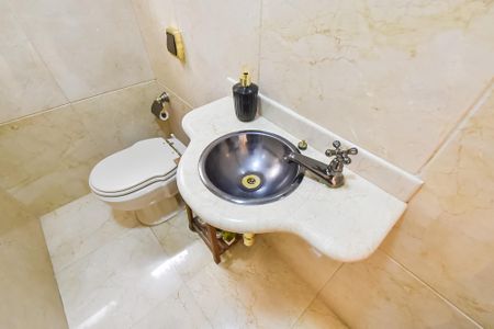 Apartamento à venda com 174m², 4 quartos e 4 vagas Apartamento à venda com 174m², 4 quartos e 4 vagasLavabo