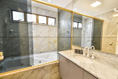 Apartamento à venda com 174m², 4 quartos e 4 vagas Apartamento à venda com 174m², 4 quartos e 4 vagasBanheiro da suíte 1