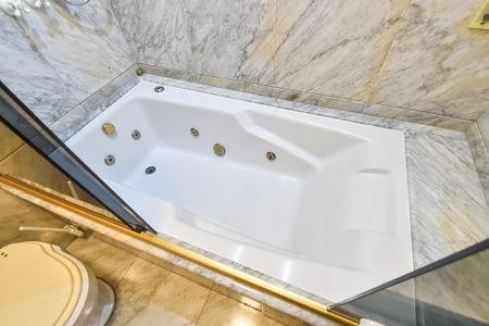 Apartamento à venda com 174m², 4 quartos e 4 vagas Apartamento à venda com 174m², 4 quartos e 4 vagasBanheiro da suíte 1