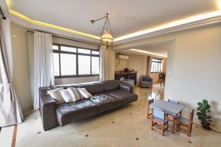 Apartamento à venda com 174m², 4 quartos e 4 vagas Apartamento à venda com 174m², 4 quartos e 4 vagasSala