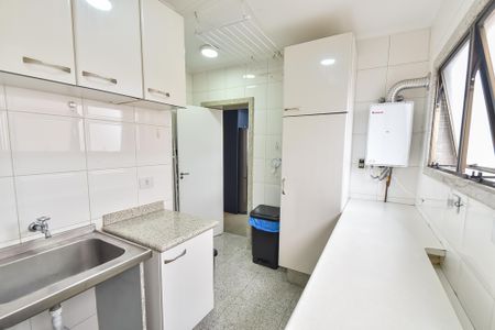 Apartamento à venda com 174m², 4 quartos e 4 vagas Apartamento à venda com 174m², 4 quartos e 4 vagasÁrea de serviço