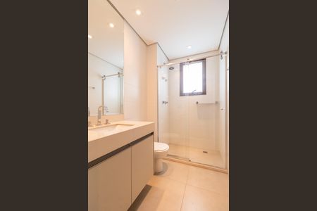 Apartamento para alugar com 285m², 3 quartos e 5 vagas Apartamento para alugar com 285m², 3 quartos e 5 vagasBanheiro da Suíte 2