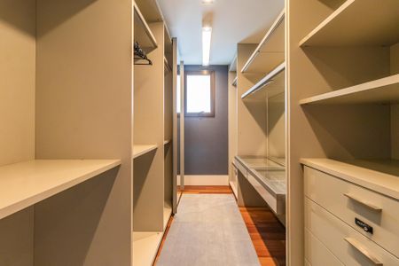 Apartamento para alugar com 285m², 3 quartos e 5 vagas Apartamento para alugar com 285m², 3 quartos e 5 vagasSuíte 3