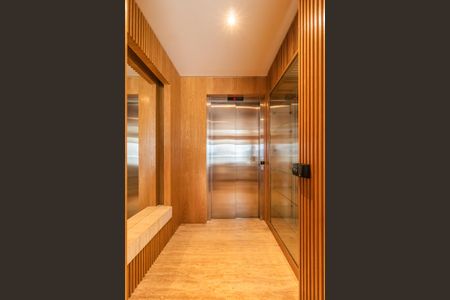 Apartamento para alugar com 285m², 3 quartos e 5 vagas Apartamento para alugar com 285m², 3 quartos e 5 vagasHall privativo