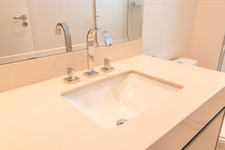 Apartamento para alugar com 285m², 3 quartos e 5 vagas Apartamento para alugar com 285m², 3 quartos e 5 vagasBanheiro da Suíte 2