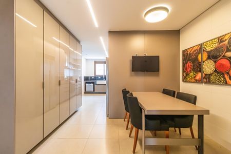 Apartamento para alugar com 285m², 3 quartos e 5 vagas Apartamento para alugar com 285m², 3 quartos e 5 vagasCozinha