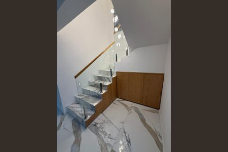 Apartamento à venda com 146m², 3 quartos e 2 vagasescada