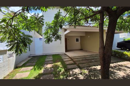 Casa de condomínio para alugar com 140m², 4 quartos e 3 vagas