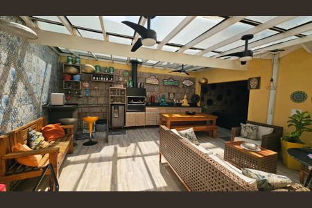 Casa de condomínio para alugar com 140m², 4 quartos e 3 vagas