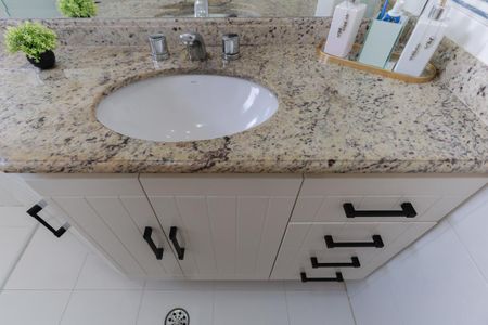 Apartamento à venda com 140m², 3 quartos e 3 vagasBanheiro da suíte 1