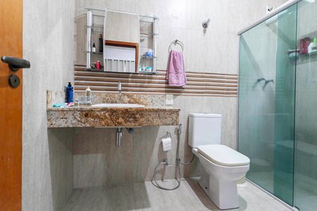 Casa à venda com 320m², 4 quartos e 5 vagasBanheiro da suíte 