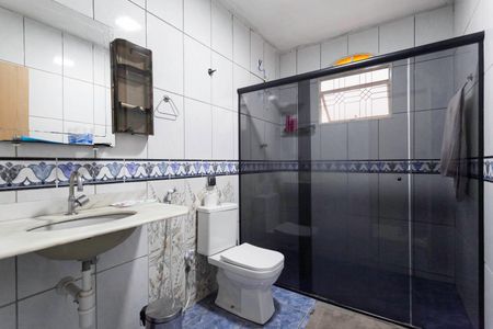 Casa à venda com 320m², 4 quartos e 5 vagasBanheiro social 