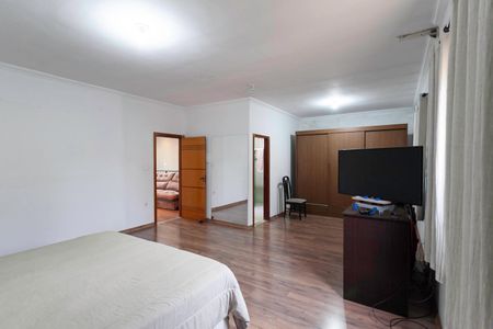 Casa à venda com 320m², 4 quartos e 5 vagasSuíte 