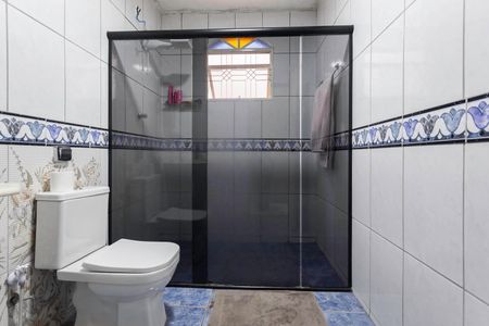 Casa à venda com 320m², 4 quartos e 5 vagasBanheiro social 