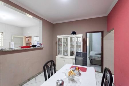 Casa à venda com 320m², 4 quartos e 5 vagasCopa