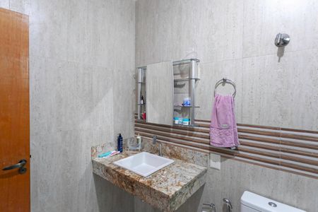 Casa à venda com 320m², 4 quartos e 5 vagasBanheiro da suíte 