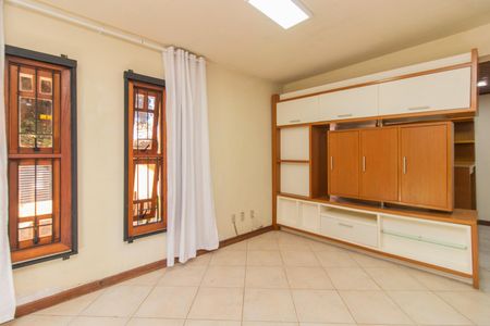 Sala de casa de condomínio à venda com 3 quartos, 236m² em Ipanema, Porto Alegre