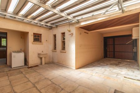 Casa de condomínio à venda com 236m², 3 quartos e 1 vagaQuintal