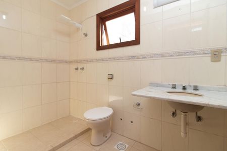 Casa de condomínio à venda com 236m², 3 quartos e 1 vagaBanheiro da Suíte