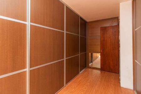 Casa de condomínio à venda com 236m², 3 quartos e 1 vagaQuarto 2