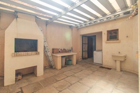 Casa de condomínio à venda com 236m², 3 quartos e 1 vagaQuintal