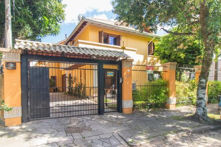 Casa de condomínio à venda com 236m², 3 quartos e 1 vagaFachada