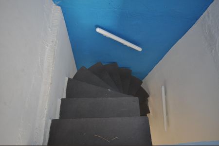 Casa à venda com 150m², 4 quartos e 2 vagasEscada de acesso