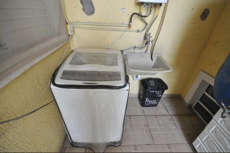 Casa à venda com 150m², 4 quartos e 2 vagasÁrea de serviço 1