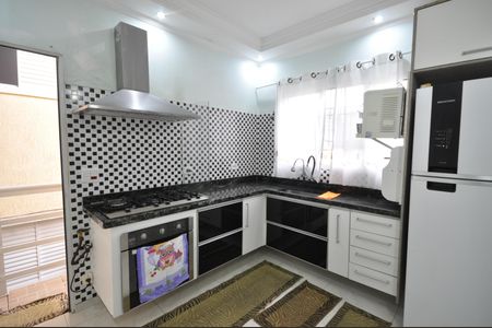 Casa à venda com 150m², 4 quartos e 2 vagasCozinha 1