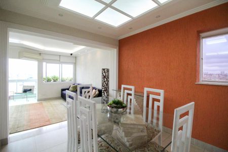 Apartamento à venda com 128m², 3 quartos e 2 vagas Apartamento à venda com 128m², 3 quartos e 2 vagasSala de Jantar