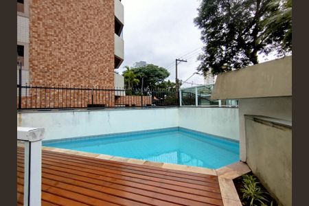 Apartamento à venda com 128m², 3 quartos e 2 vagas Apartamento à venda com 128m², 3 quartos e 2 vagasPiscina