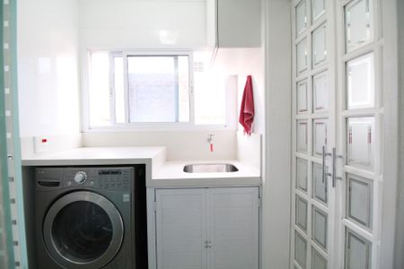 Apartamento à venda com 128m², 3 quartos e 2 vagas Apartamento à venda com 128m², 3 quartos e 2 vagasÁrea de Serviço