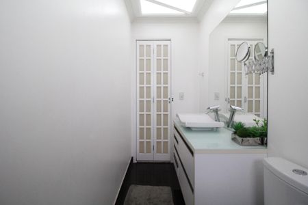 Apartamento à venda com 128m², 3 quartos e 2 vagas Apartamento à venda com 128m², 3 quartos e 2 vagasBanheiro