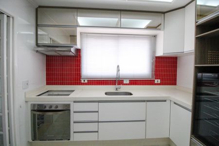 Apartamento à venda com 128m², 3 quartos e 2 vagas Apartamento à venda com 128m², 3 quartos e 2 vagasCozinha