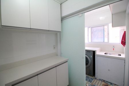 Apartamento à venda com 128m², 3 quartos e 2 vagas Apartamento à venda com 128m², 3 quartos e 2 vagasÁrea de Serviço